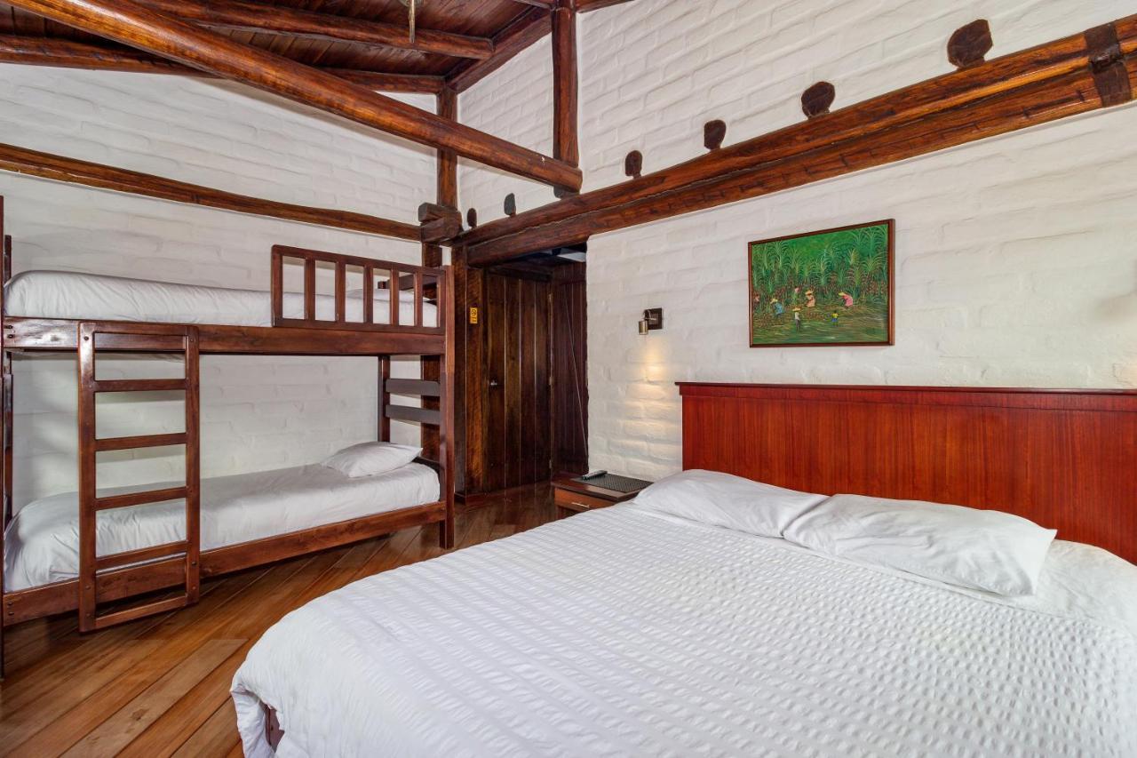 Hotel Ile 바뇨스 외부 사진